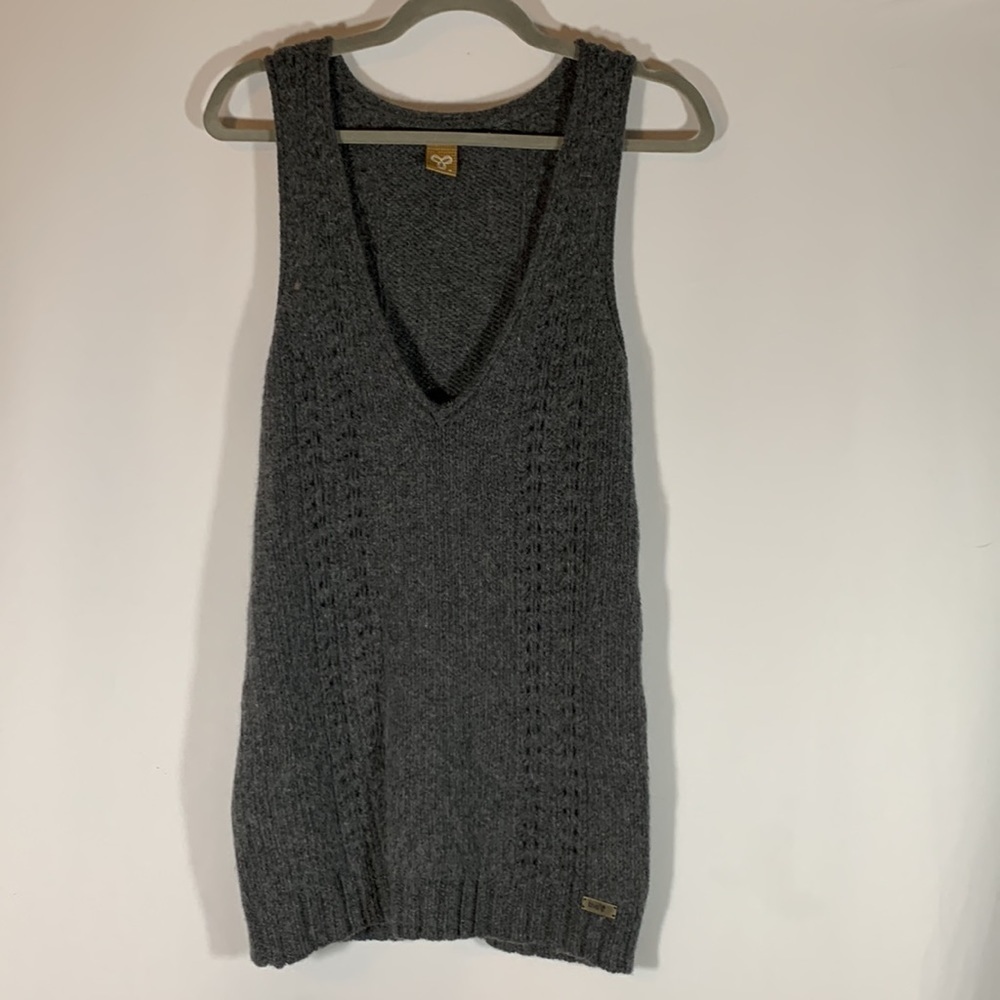Aritzia TNA Grey Knit Sweater Vest